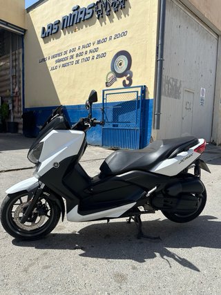 Yamaha XMAX Maxi Scooter Automática