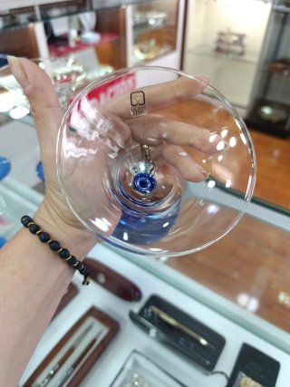Calice da cocktail in vetro blu