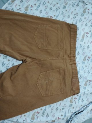 Pantalón vaquero hombre mostaza talla 48