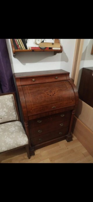 Escritorio antiguo de madera de roble