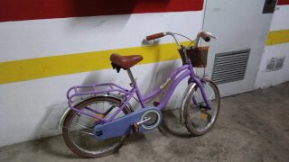 Bicicleta Morada Infantil con Cesta