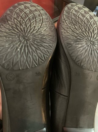 Zapatos Laura Azaña Negros con Flor Plata
