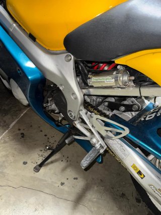 Honda CBR F4 600cc Amarilla 1999