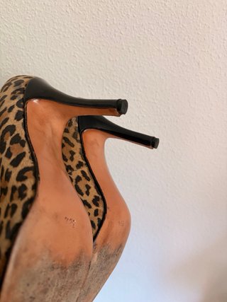Zapatos tacón leopardo con hebilla