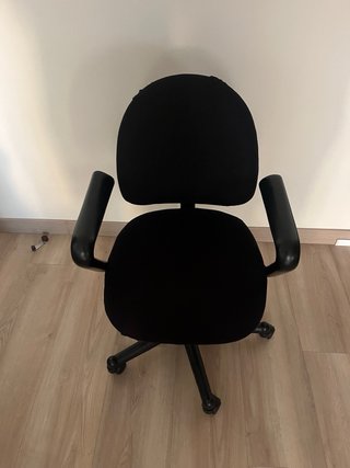 Silla de oficina negra