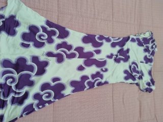 Vestito fantasia viola e bianco