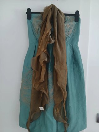 Vestido palabra de honor bombacho foulard gratis