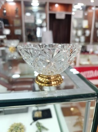 Bombonera de cristal y metal dorada
