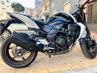 Kawasaki Z750 Blanca Moto Naked