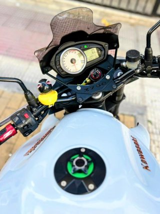 Kawasaki Z750 Blanca Moto Naked
