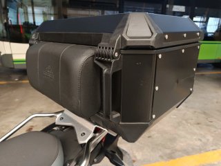Baúl Givi Trekker Alaska 56L Negro