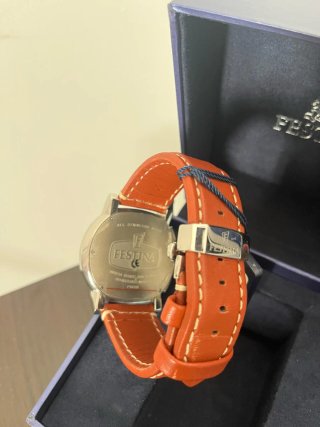 Reloj Festina Marrón y dorado cronógrafo con caja