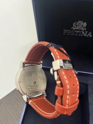 Reloj Festina Marrón y dorado cronógrafo con caja
