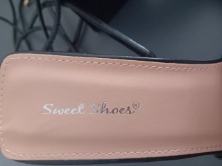 Tacones Negros Triángulo