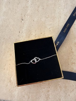 Pulsera de plata de corazones entrelazados