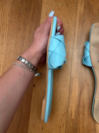 Sandalias planas tejidas azul turquesa