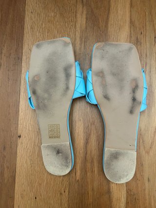 Sandalias planas tejidas azul turquesa