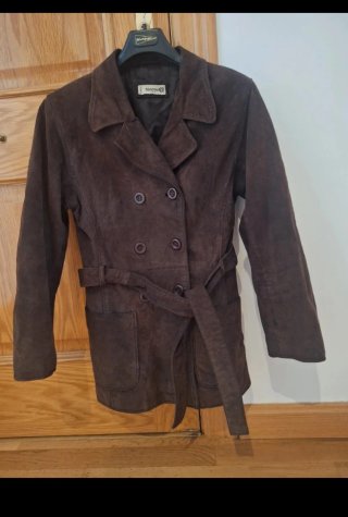 Gabardina corta ante Fórmul@