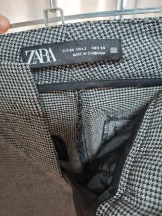 Pantalones de vestir grises y negros