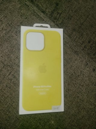 Funda iPhone 16 Pro Max Silicona Amarilla