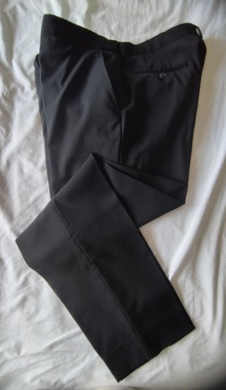 Traje Emidio Tucci Negro. Muy buen estado