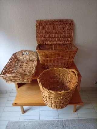 Cestas de mimbre varias