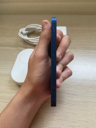 iPhone 12 Mini + Cargador Belkin