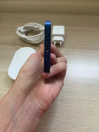 iPhone 12 Mini + Cargador Belkin