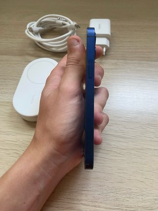 iPhone 12 Mini + Cargador Belkin