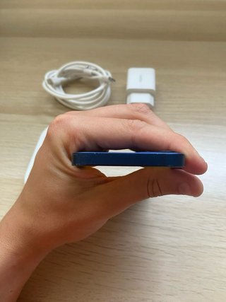iPhone 12 Mini + Cargador Belkin