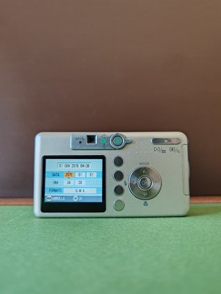 Lotto 8 Fotocamere Vintage Y2K - Parts / Set Props