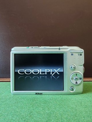 Lotto 8 Fotocamere Vintage Y2K - Parts / Set Props