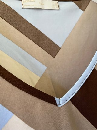 Camiseta Zara cuello pico y manga 3/4