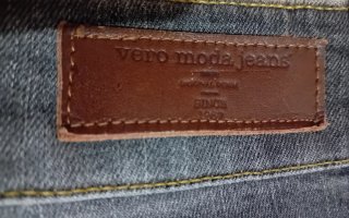 Pantalón vaquero gris