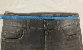 Pantalón vaquero gris