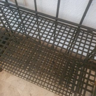 Estantería de forja negra