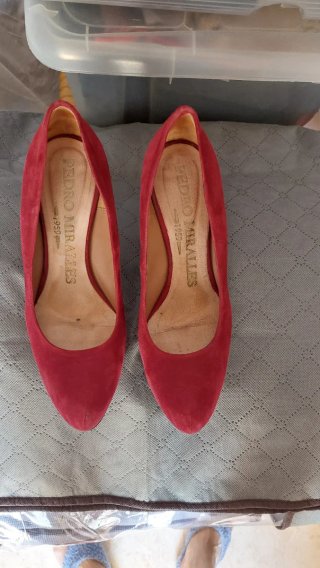 Zapatos de tacón rojos