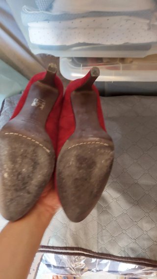 Zapatos de tacón rojos