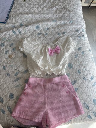 Conjunto niña top blanco y short rosa