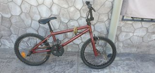 Bicicleta BMX Roja
