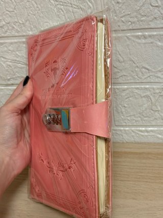 Diario rosa A5 con candado