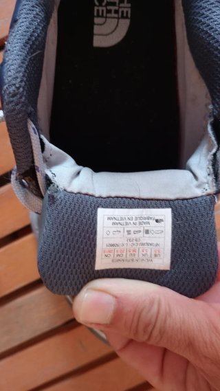 Zapatillas The North Face senderismo grises