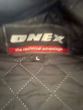 Chaqueta de moto ONEX con protecciones
