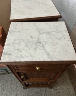 2 Comodini Antichi in Legno con Marmo