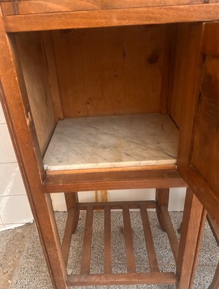2 Comodini Antichi in Legno con Marmo