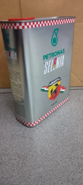 Lata Metálica Petronas Selenia Abarth