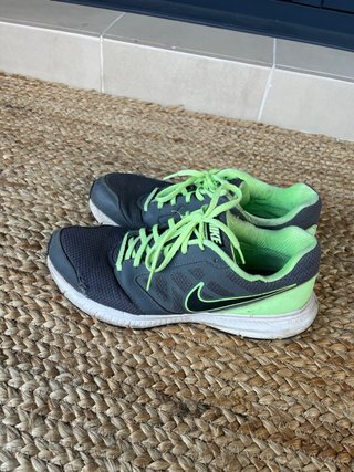 Zapatillas Nike grises y verdes talla 43