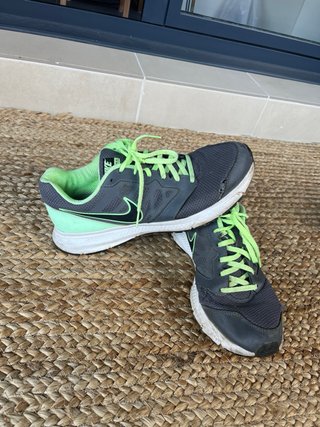 Zapatillas Nike grises y verdes talla 43