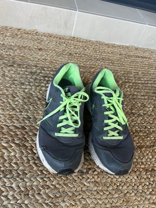 Zapatillas Nike grises y verdes talla 43