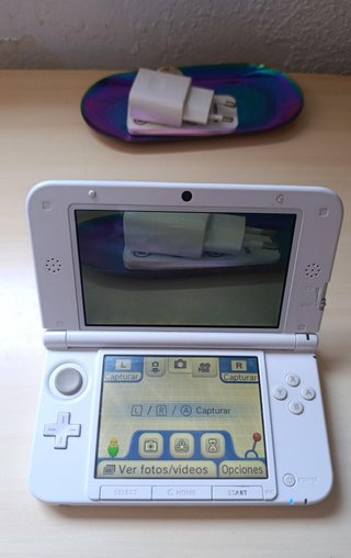 Nintendo 3DS XL Blanca + Cargador y Juegos